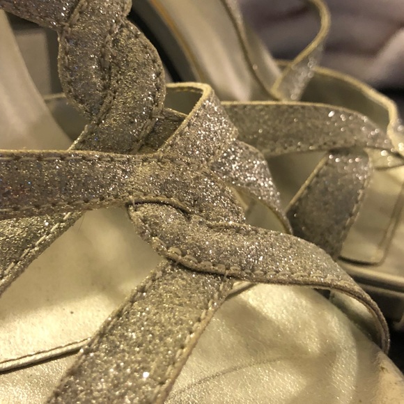 Silver heels size 7 - Picture 4 of 7